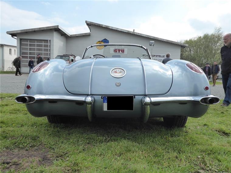 Über 300 Fahrzeuge aller Klassen und Kategorien erwartet der Oldtimer-Club RetroCarsNord Anfang Mai bei den 17. Oldtimertagen in Debstedt.