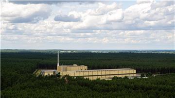 Über dem Zwischenlager für hochradioaktive Abfälle in Gorleben soll - genauso wie in Ahaus und Greifswald - eine Flugverbotszone eingerichtet werden. (Archivbild)
