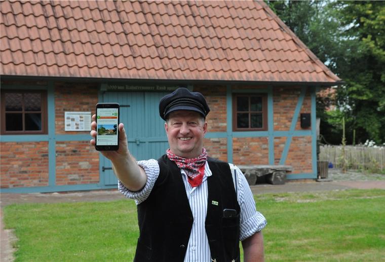 Über die neue App freut sich auch Adrian Stelljes, Vorsitzender des Heimatvereins „De Treidlers von Kuhstedtermoor“.