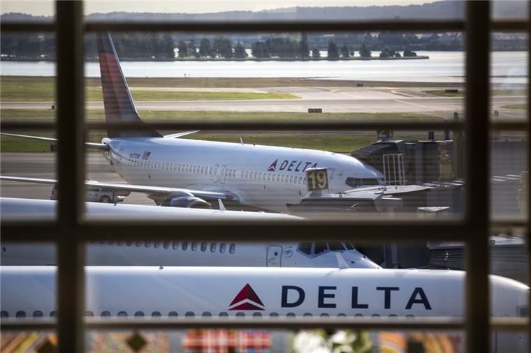 Über Los Angeles musste ein Flugzeug von Delta Airlines Kerosin ablassen.