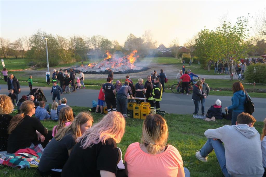Überall in der Wesermarsch brannten am vergangenen Wochenende die Osterfeuer. Di...