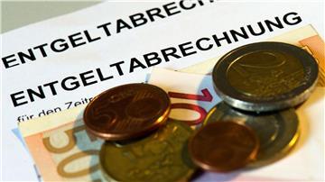 Überdurchschnittlich viele Arbeitnehmerinnen und Arbeitnehmer gehören aus Sicht der Linkspartei in Niedersachsen zu den Geringverdienern. (Symbolbild)
