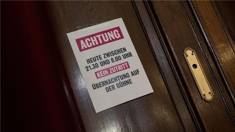 „Übernachtung auf der Bühne“
