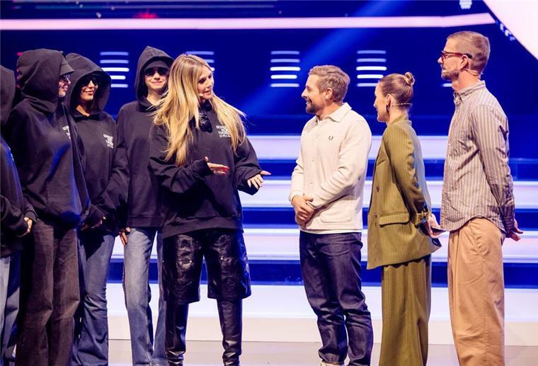Überraschung! Modelscout Heidi Klum besucht Joko und Klaas.