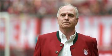 Uli Hoeneß will möglicherweise das Präsidentenamt beim FC Bayern München abgeben.