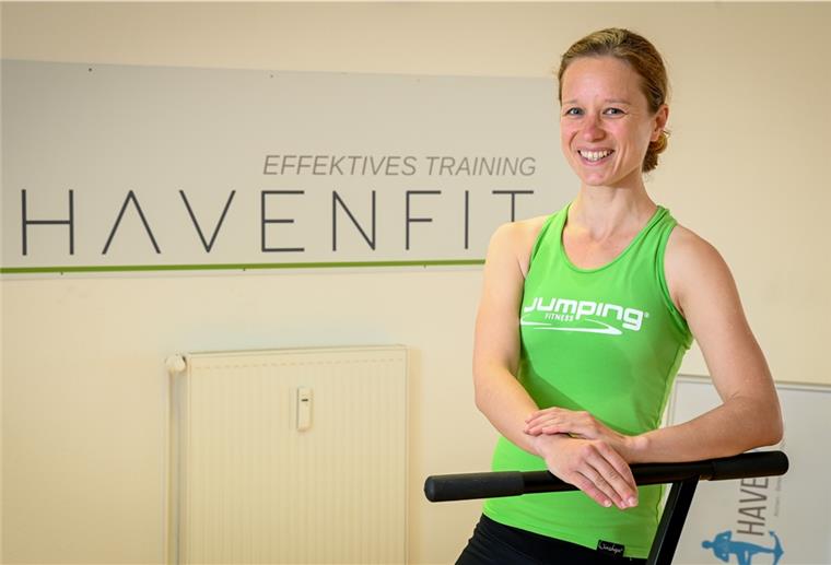 Mit „Immunbooster“ raus aus der Corona-Krise Ulrike Engel., Inhaberin des Havenfit in Bremerhaven, hat sich mit dem Yogastudio Havenyoga zusammengeschlossen. Gemeinsam wollen sie mit neuen Ideen die Krise überstehen.