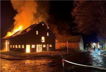 Um 2 Uhr ging der Notruf bei der Feuerwehr ein.