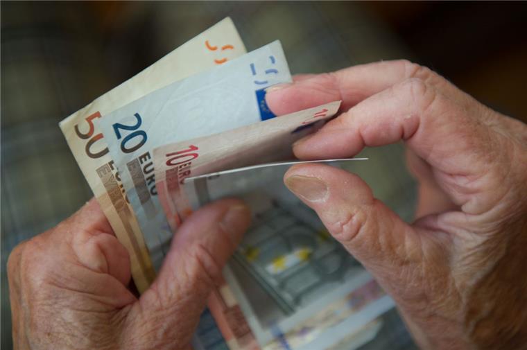 Um im Alter finanziell abgesichert zu sein, müssen Arbeitnehmer vorsorgen. 