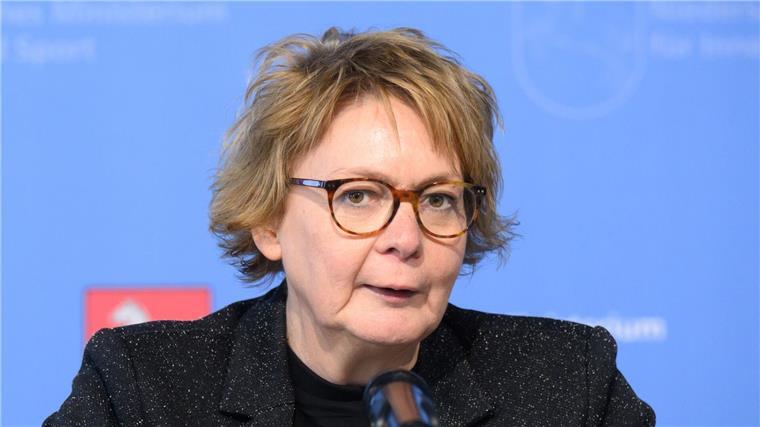 Um Kriminalität und Terrorismus besser zu bekämpfen, sind aus Sicht der niedersächsischen Innenministerin Daniela Behrens Gesetzesänderungen auf Bundes- und Landesebene nötig. (Archivbild)