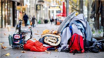 Um Obdachlose unterzubringen, will die Stadt Hannover die Zahl der Plätze in Wohnungen und Wohnprojekten erhöhen, die Zahl der Plätze in Gemeinschaftsunterkünften soll sinken. (Symbolbild)