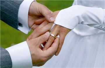 Um seiner Hinrichtung zu entgehen, wird ein wegen Vergewaltigung verurteilter Iraner sein Opfer heiraten.