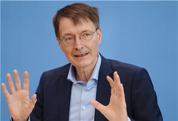 Um zu verhindern, dass die Omikron-Welle zu groß wird, werde es bei der Bund-Länder-Runde am Freitag auf jeden Fall neue Beschlüsse geben, kündigte Gesundheitsminister Karl Lauterbach an.