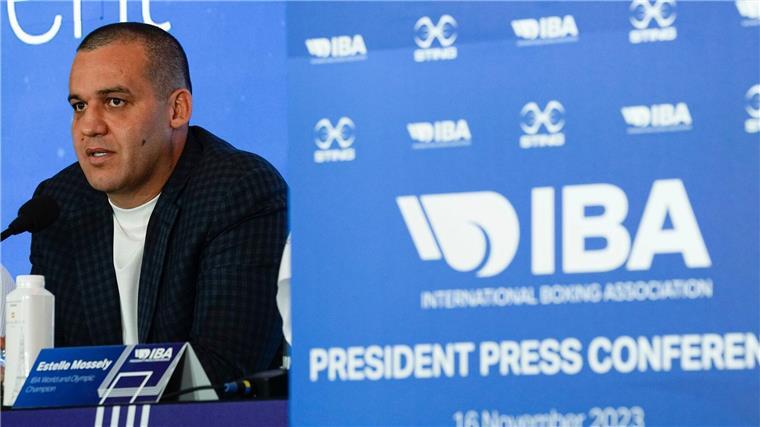 Umar Kremlew attackiert IOC-Präsident Bach.