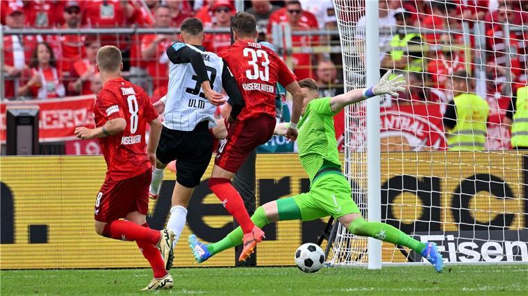 Ulm gibt Führung aus der Hand: 1:2 gegen Kaiserslautern Umkämpfte Partie: Felix Higl trifft für Ulm.