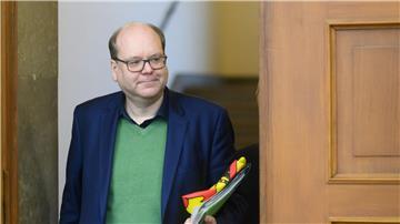 Umweltminister Meyer sagt, die Förderpraxis für das Landesbüro Naturschutz werde umfassend geprüft. (Archivbild)