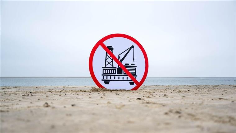Umweltschutzverbände und die Insel Borkum klagen vor dem Oberverwaltungsgericht Lüneburg gegen die Fördergenehmigung in Niedersachsen. (Archivbild)