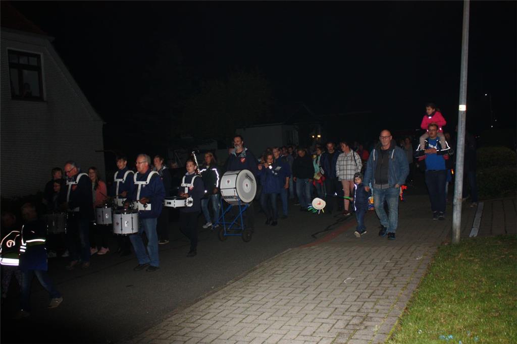 Umzug mit Musik. Herbstmarkt Beverstedt. Foto: Rendelsmann