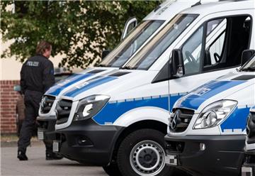 Unbekannte haben am Mittwoch, 25.12.2019, zwei Zigarettenautomaten in Bremen-Oslebshausen und in Bremen-Walle aufgesprengt.