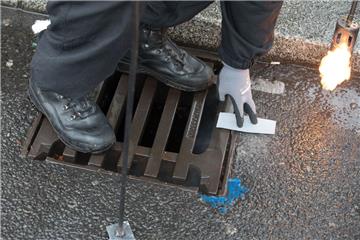 Unbekannte haben in Rotenburg zwei Gullydeckel gestohlen.