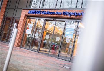 Eingangsbereich des Ameos-Klinikum Am Bürgerpark Bremerhaven im Februar 2023. Foto: Hartmann