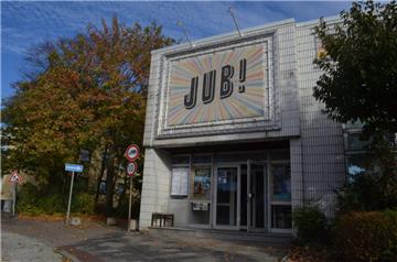 Unbekannte sind ins JUB eingebrochen.