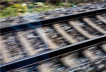 Unbekannte Täter haben Gegenstände auf den Gleisen bei Seebaldsbrück platziert.
