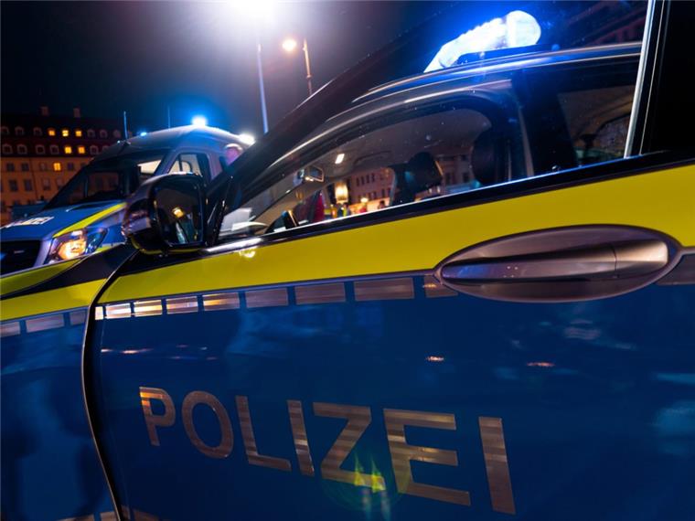 Unbekannte wollten einen Geldautomaten im Bremerhavener Columbus-Center aufbrechen.