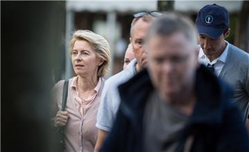 undesverteidigungsministerin Ursula von der Leyen am Samstagabend während der Ve...