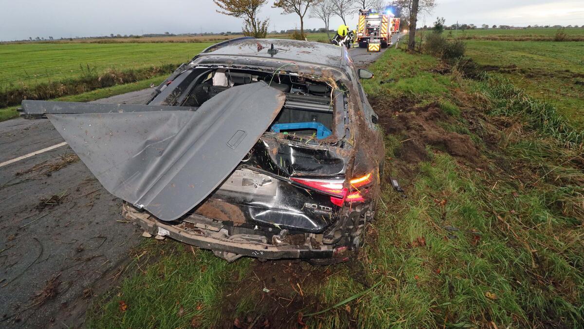 Unfall auf der K49 zwischen Uthlede und Rechtebe Ein Auto nach einem Unfall.