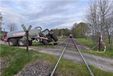 Unfallstelle am Bahnübergang