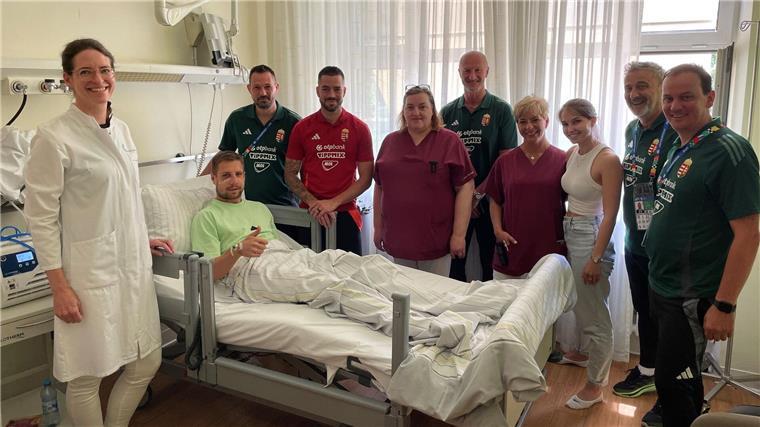 Nach OP: Ungarns Stürmer Varga aus Krankenhaus entlassen Ungarns Barnabas Varga ist aus dem Krankenhaus entlassen worden.