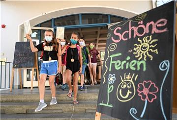 Unionspolitiker schlagen vor, die Winterferien zu verlängern und dafür die Sommerferien zu kürzen. Der Vorschlag bekommt allerdings kaum Zustimmung.