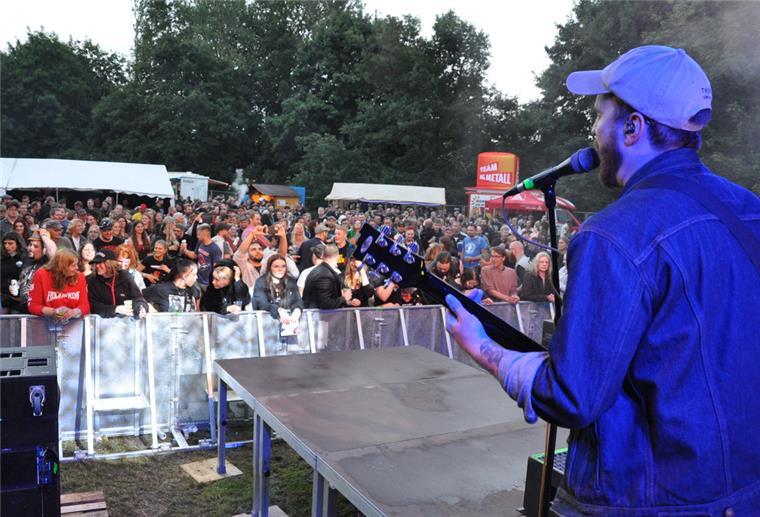 Unser Bild zeigt die Band Marathonmann aus München. Die spielte am Freitagabend vor dem Top Act des ersten Fonsstock-Abends: The Rumjacks aus Australien.