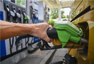 Mit unserer Live-Übersicht finden Autofahrer in Hannover immer die günstigste Tankstelle für Super E5, E10 oder Diesel in ihrer Nähe.