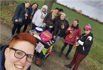 "Unsere Weiberkohltour würde sich mega freuen, das wir nächstes Jahr wieder Vollgas geben können", schrieb uns Sabse Baum. Kann sie auch! Bier und Schnaps im Wert von 100 Euro gehen auf nord24.