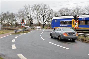 Unter anderem bis zum Bahnübergang Hohewurthstraße in Loxstedt selbst soll eine Lärmschutzwand gebaut werden. Die Bahnübergänge selbst sollen frei bleiben.