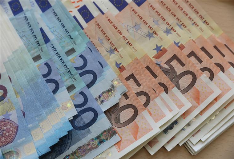 Unter anderem durch Mehreinnahmen aus der Gewerbesteuer fließt mehr Geld in die Gemeindekasse. Deshalb kann Hagen inzwischen einen Haushalt mit einer schwarzen Null vorweisen.