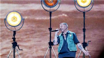 Unter Beobachtung: Macklemore soll trotz massiver Kritik beim Deichbrand-Festival auftreten. (Archivbild)