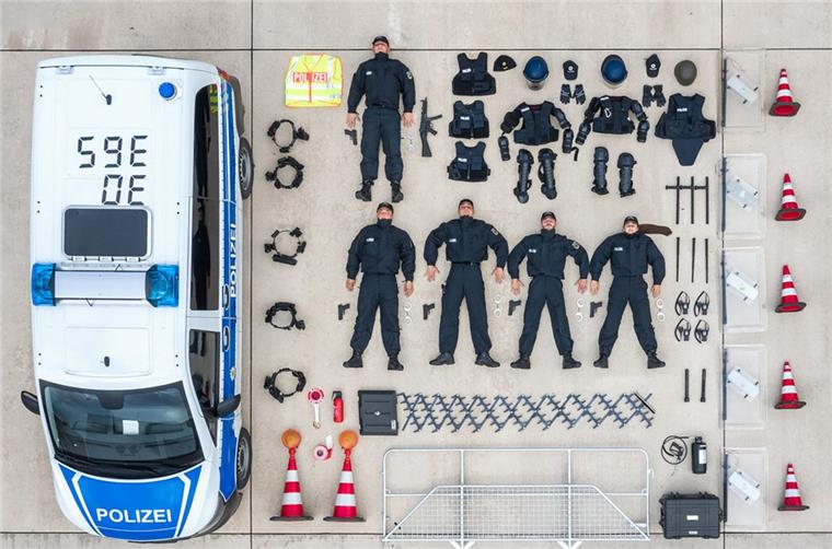 Unter dem Hashtag #TetrisChallenge finden sich in den sozialen Medien viele Bilder, die das ausgeräumte Innenleben von Fahrzeugen jeglicher Art zeigen. Auch dieses Foto hat bei Instagram tausende Likes bekommen. Es zeigt die Bundespolizei Duderstadt (Kreis Göttingen).