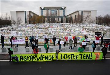 Unter dem Motto „Wir haben es satt!“ protestierte am Sonnabend in Berlin ein Bündnis aus rund 60 Organisationen und ökologisch orientierten Landwirten gegen die aktuelle deutsche Agrar- und Ernährungspolitik.