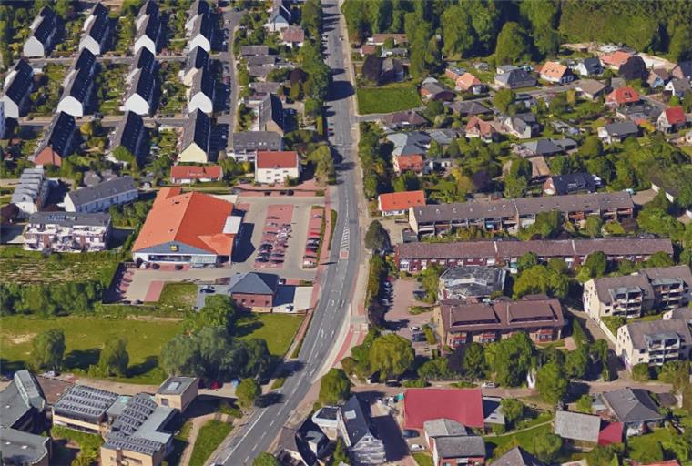 Wasserrohrbruch legt in Langen beim Lidl-Markt den Verkehr lahm Unter der Sieverner Straße in Langen hat es einen Wasserrohrbruch gegeben.