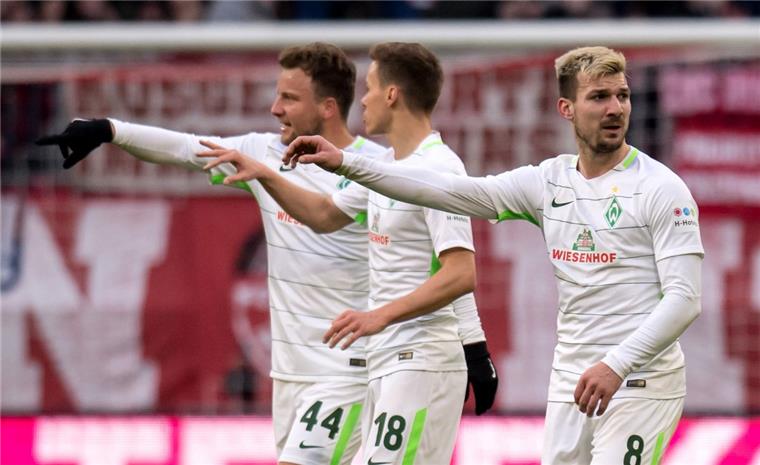 Unter Druck: Die Werder-Profis wollen gegen Hertha unbedingt einen Sieg einfahren


