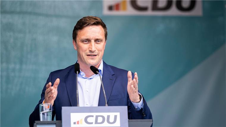 Umfrage: Sorgen um Wirtschaftsstandort Niedersachsen Unter Fraktions- und Landesparteichef Sebastian Lechner ist die CDU laut einer Umfrage zur stärksten Kraft in Niedersachsen geworden. (Archivbild)