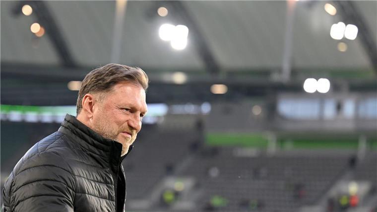 „Alles Sechs-Punkte-Spiele“: Hasenhüttl glaubt an Europa Unter Trainer Ralph Hasenhüttl hat Wolfsburg viermal nacheinander verloren.
