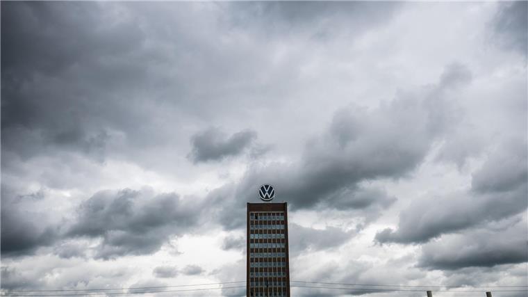 Unterm Strich war der VW-Konzerngewinn im ersten Quartal um 41 Prozent eingebrochen. (Archivbild)