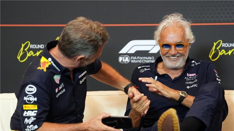 Unverkennbar, Christian Horner und Flavio Briatore (r) hatten ihren Spaß.