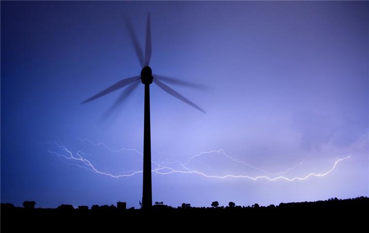 14 Unwetter-Einsätze für die Feuerwehr in Hagen und Beverstedt Unwetter und Gewitter sind auch über das Cuxland gezogen.
