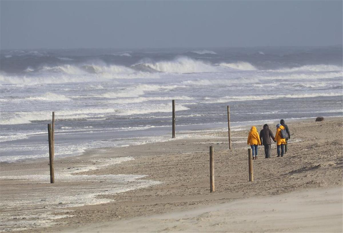Nordsee-Insel verschärft Buchungssystem: Spontan reisen wird zum Risiko ARCHIV - Wetter im Norden. Foto: Volker Bartels/dpa