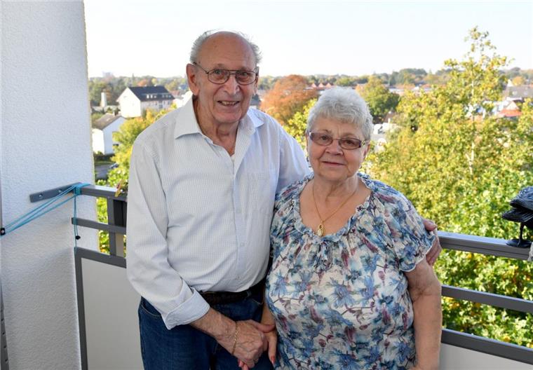 Diamantene Hochzeit in Geestemünde: Das Reisen war ihr Leben Ursula und Adalbert Fohs aus Bremerhaven sind seit 60 Jahren verheiratet.