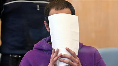 Urteil gegen mutmaßliche IS-Terroristen erwartet. (Archivbild)